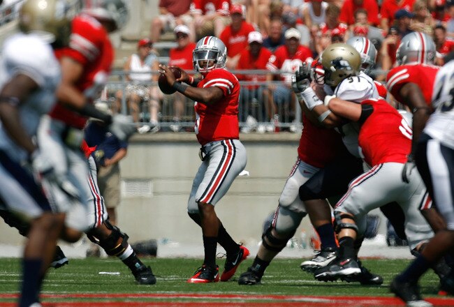 COLUMBUS, OH - SEPTEMBER 3:  Braxton Miller #5 of the Ohio State Buckeyes throws a pass to Christian Bryant #2 of the Ohio State Buckeyes during the third quarter against the Akron Zips on September 3, 2011 at Ohio Stadium in Columbus, Ohio. Ohio State defeated Akron 42-0. (Photo by Kirk Irwin/Getty Images)