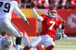 KANSAS CITY, MO - JANUARY 02:  Quarterback Matt Cassel #7 of the Kansas City Chiefs throws a pass while falling down in a game against the Oakland Raiders at Arrowhead Stadium on January 2, 2011 in Kansas City, Missouri.  (Photo by Tim Umphrey/Getty Images)