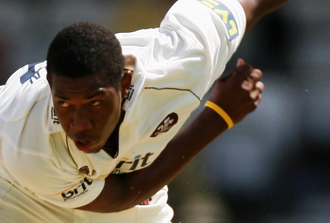 LONDON, ENGLAND - JULY 31:  Chris Jordan of Surrey bowls from the pavillion end during day one of the LV County Championship Division Two match between Surrey and Leicestershire at The Oval on July 31, 2009 in London, England.  (Photo by Paul Gilham/Getty Images)