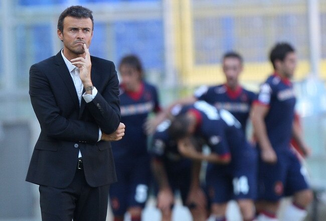 ROME, ITALY - SEPTEMBER 11:  AS Roma coach Luis Enrique looks on during the Serie A match between AS Roma and Cagliari Calcio at Stadio Olimpico on September 11, 2011 in Rome, Italy.  (Photo by Paolo Bruno/Getty Images)