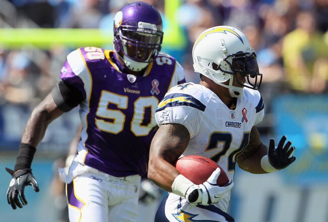 SAN DIEGO, CA - SEPTEMBER 11:  Ryan Mathews #24 of the San Diego Chargers carries the ball against the Minnesota Vikings at Qualcomm Stadium on September 11, 2011 in San Diego, California.  (Photo by Jeff Gross/Getty Images)