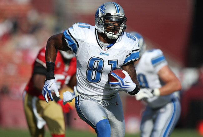 SAN FRANCISCO - DECEMBER 27:  Calvin Johnson #31 of the Detroit Lions runs after a catch against the San Francisco 49ers during an NFL game at Candlestick Park on December 27, 2009 in San Francisco, California.  (Photo by Jed Jacobsohn/Getty Images)