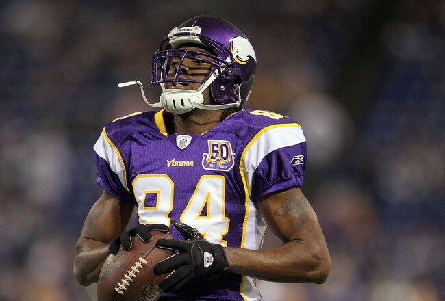 MINNEAPOLIS - OCTOBER 17:  Wide receiver Randy Moss #84 the Minnesota Vikings looks on prior to the start of the game against the Dallas Cowboys at Mall of America Field on October 17, 2010 in Minneapolis, Minnesota.  (Photo by Jeff Gross/Getty Images)