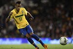 LONDON, ENGLAND - SEPTEMBER 05:  Neymar of Brazil in action during the International friendly match between Brazil and Ghana at Craven Cottage on September 5, 2011 in London, England.  (Photo by Clive Rose/Getty Images)