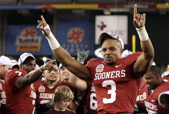 GLENDALE, AZ - JANUARY 01:  Jonathan Nelson #3 of the Oklahoma Sooners celebrates the Sooners 48-20 victory against the Connecticut Huskies during the Tostitos Fiesta Bowl at the Universtity of Phoenix Stadium on January 1, 2011 in Glendale, Arizona.  (Photo by Christian Petersen/Getty Images)