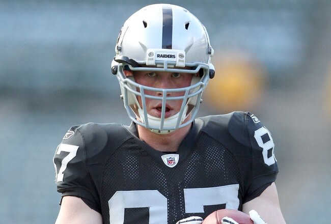 OAKLAND, CA - AUGUST 11:  Kevin Boss #87 of the Oakland Raiders warms up before the Raiders play the Arizona Cardinals at O.co Coliseum on August 11, 2011 in Oakland, California.  (Photo by Ezra Shaw/Getty Images)