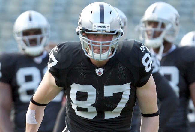 OAKLAND, CA - AUGUST 11:  Kevin Boss #87 of the Oakland Raiders warms up before the Raiders play the Arizona Cardinals at O.co Coliseum on August 11, 2011 in Oakland, California.  (Photo by Ezra Shaw/Getty Images)
