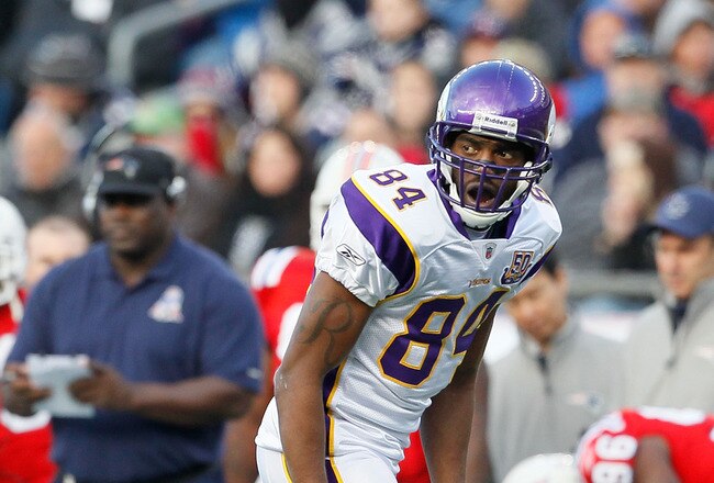 FOXBORO, MA - OCTOBER 31:  Randy Moss #84 of the Minnesota Vikings lines up against the New England Patriots at Gillette Stadium on October 31, 2010 in Foxboro, Massachusetts. (Photo by Jim Rogash/Getty Images)