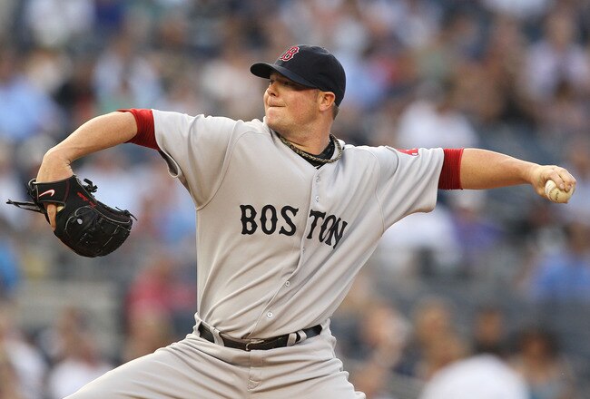 NEW YORK, NY - JUNE 07:  Jon Lester #31 of the Boston Red Sox pitches against the New York Yankees during their game on June 7, 2011 at Yankee Stadium in the Bronx borough of New York City.  (Photo by Al Bello/Getty Images)