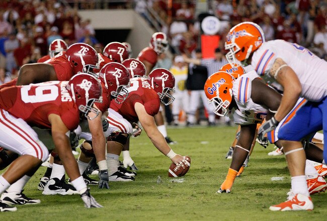 TUSCALOOSA, AL - OCTOBER 02:  The offense of the Alabama Crimson Tide against the defense of the Florida Gators at Bryant-Denny Stadium on October 2, 2010 in Tuscaloosa, Alabama.  (Photo by Kevin C. Cox/Getty Images)