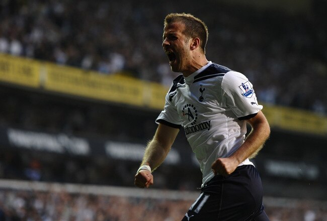 LONDON, ENGLAND - APRIL 20:  Rafael Van der Vaart of Spurs celebrates scoring their first goal during the Barclays Premier League match between Tottenham Hotspur and Arsenal at White Hart Lane on April 20, 2011 in London, England.  (Photo by Laurence Griffiths/Getty Images)