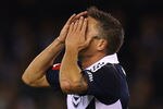 MELBOURNE, AUSTRALIA - OCTOBER 08:  Harry Kewell of the Victory reacts to just missing a shot on goal during the round one A-League match between Melbourne Victory and Sydney FC at Etihad Stadium on October 8, 2011 in Melbourne, Australia.  (Photo by Quinn Rooney/Getty Images)