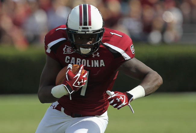 COLUMBIA, SC - OCTOBER 08:  Alshon Jeffery #1 of the South Carolina Gamecocks celebrates runs with the ball during their game against the Kentucky Wildcats at Williams-Brice Stadium on October 8, 2011 in Columbia, South Carolina.  (Photo by Streeter Lecka/Getty Images)