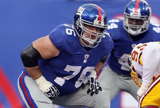 EAST RUTHERFORD, NJ - DECEMBER 05:  Chris Snee #76 of the New York Giants in action against the Washington Redskins on December 5, 2010 at the New Meadowlands Stadium in East Rutherford, New Jersey. The Giants defeated the Redskins 31-7.  (Photo by Jim McIsaac/Getty Images)