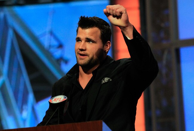 NEW YORK, NY - APRIL 28:  Peyton Hillis of the Cleveland Browns announces Phil Taylor as the #21 overall pick by the Browns on stage during the 2011 NFL Draft at Radio City Music Hall on April 28, 2011 in New York City.  (Photo by Chris Trotman/Getty Images)