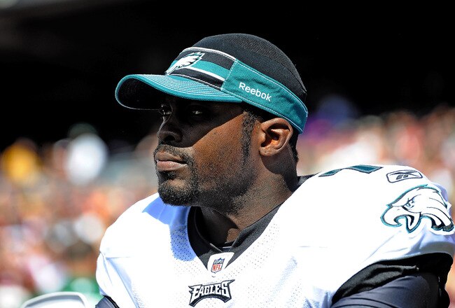 LANDOVER, MD - OCTOBER 16:  Michael Vick #7 of the Philadelphia Eagles looks on before a game against the Washington Redskins at FedExField on October 16, 2011 in Landover, Maryland.  (Photo by Patrick McDermott/Getty Images)