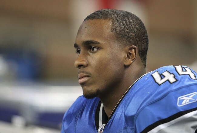 DETROIT - OCTOBER 16: Jahvid Best #44 of the Detroit Lions watches the action from the bench during the NFL game against the San Francisco 49ers at Ford Field on October 16, 2011 in Detroit, Michigan. The 49ers defeated the Lions 25-19.  (Photo by Leon Halip/Getty Images)