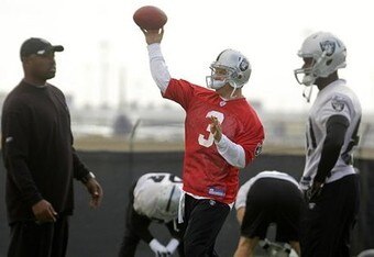 93216_raiders_quarterbacks_football_crop_340x234