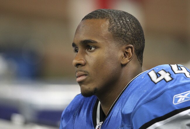 DETROIT - OCTOBER 16: Jahvid Best #44 of the Detroit Lions watches the action from the bench during the NFL game against the San Francisco 49ers at Ford Field on October 16, 2011 in Detroit, Michigan. The 49ers defeated the Lions 25-19.  (Photo by Leon Halip/Getty Images)