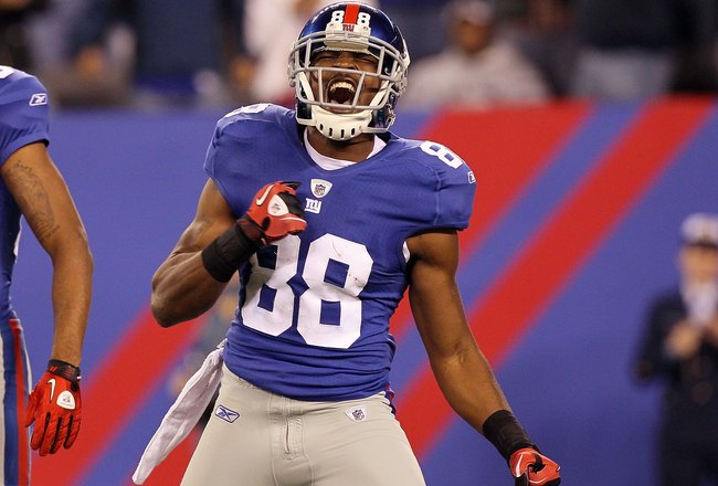 EAST RUTHERFORD, NJ - NOVEMBER 14:  Hakeem Nicks #88 of the New York Giants reacts against the Dallas Cowboys on November 14, 2010 at the New Meadowlands Stadium in East Rutherford, New Jersey. The Cowboys defeated the Giants 33-20.  (Photo by Jim McIsaac/Getty Images)
