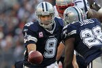FOXBORO, MA - OCTOBER 16:  Tony Romo #9 of the Dallas Cowboys hands the ball to Felix Jones #28 of the Dallas Cowboys against the New England Patriots in the second half at Gillette Stadium on October 16, 2011 in Foxboro, Massachusetts. (Photo by Jim Rogash/Getty Images)