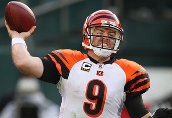 OAKLAND, CA - NOVEMBER 22:  Carson Palmer #9 of the Cincinnati Bengals passes  against the Oakland Raiders during an NFL game at Oakland-Alameda County Coliseum on November 22, 2009 in Oakland, California.  (Photo by Jed Jacobsohn/Getty Images)