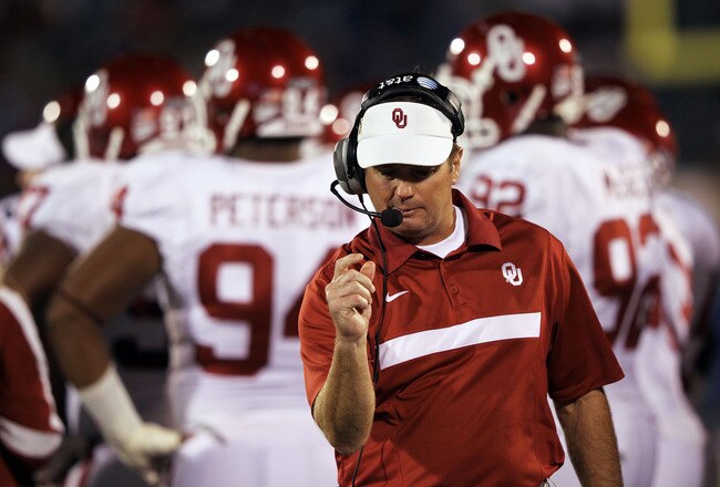 LAWRENCE, KS - OCTOBER 15:  Head coach Bob Stoops of the Oklahoma Sooners watches from the sidelines during the game against the Kansas Jayhawks on October 15, 2011 at Memorial Stadium in Lawrence, Kansas.  (Photo by Jamie Squire/Getty Images)