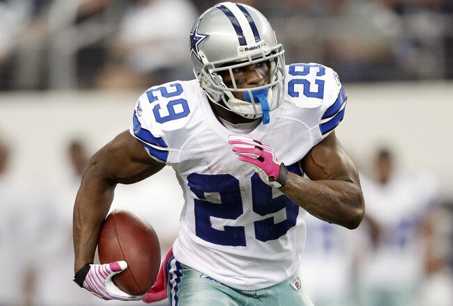 ARLINGTON, TX - OCTOBER 23: DeMarco Murray of the Dallas Cowboys runs against the St. Louis Rams at Cowboys Stadium on October 23, 2011 in Arlington, Texas.  Murray broke a Dallas Cowboy rushing record with 253 yards. (Photo by Layne Murdoch/Getty Images)