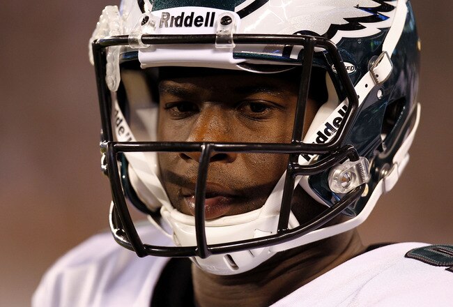 EAST RUTHERFORD, NJ - SEPTEMBER 01:  Vince Young #9 of the Philadelphia Eagles stands on the sidelines during a pre-season game against the New York Jets at MetLife Stadium on September 1, 2011 in East Rutherford, New Jersey.  (Photo by Jeff Zelevansky/Getty Images)
