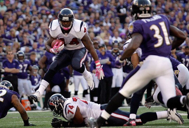 BALTIMORE, MD - OCTOBER 16: Running back  Ben Tate #44 of the Houston Texans carries the ball against the Baltimore Ravens at M&T Bank Stadium on October 16, 2011 in Baltimore, Maryland.  (Photo by Rob Carr/Getty Images)