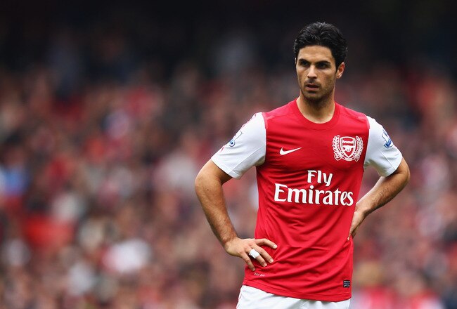 LONDON, ENGLAND - OCTOBER 16:  Mikel Arteta of Arsenal looks thoughtful during the Barclays Premier League match between Arsenal and Sunderland at the Emirates Stadium on October 16, 2011 in London, England.  (Photo by Julian Finney/Getty Images)