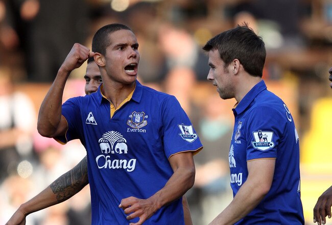 LONDON, ENGLAND - OCTOBER 23:  Jack Rodwell of Everton celebrates his goal during the Barclays Premier League match between Fulham and Everton at Craven Cottage on October 23, 2011 in London, England.  (Photo by Clive Rose/Getty Images)