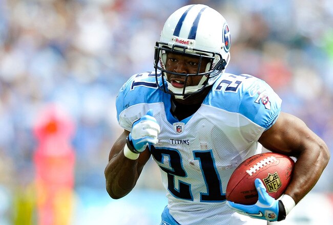 NASHVILLE, TN - SEPTEMBER 18:  Javon Ringer #21 of the Tennessee Titans runs against the Baltimore Ravens at LP Field on September 18, 2011 in Nashville, Tennessee. Tennessee won 26-13.  (Photo by Grant Halverson/Getty Images)