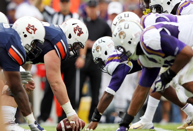 BATON ROUGE, LA - OCTOBER 22:  The Auburn Tigers line up against the LSU Tigers during the game at Tiger Stadium on October 22, 2011 in Baton Rouge, Louisiana.  (Photo by Jamie Squire/Getty Images)