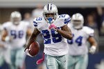 ARLINGTON, TX - OCTOBER 23: Running back DeMarco Murray #29 of the Dallas Cowboys breaks free for a 91-yard touchdown run against the St. Louis Rams at Cowboys Stadium on October 23, 2011 in Arlington, Texas. (Photo by Layne Murdoch/Getty Images)
