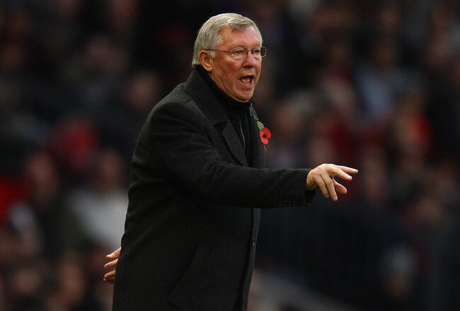 MANCHESTER, ENGLAND - NOVEMBER 05:  Sir Alex Ferguson gives instructions during the Barclays Premier League match between Manchester United and Sunderland at Old Trafford on November 5, 2011 in Manchester, England.  (Photo by Richard Heathcote/Getty Images)