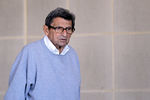 UNIVERSITY PARK, PA - NOVEMBER 08: Penn State University head football coach Joe Paterno leaves the team's football building on November 8, 2011 in University Park, Pennsylvania. Amid allegations that former assistant Jerry Sandusky was involved with child sex abuse, Paterno's weekly news conference was canceled about an hour before it was scheduled to occur. (Photo by Rob Carr/Getty Images)