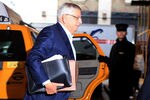 NEW YORK, NY - NOVEMBER 10:  NBA Commissioner David Stern arrives for NBA labor negotiations at the New York Helmsley Hotel on November 10, 2011 in New York City.  (Photo by Patrick McDermott/Getty Images)