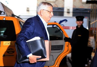 NEW YORK, NY - NOVEMBER 10:  NBA Commissioner David Stern arrives for NBA labor negotiations at the New York Helmsley Hotel on November 10, 2011 in New York City.  (Photo by Patrick McDermott/Getty Images)