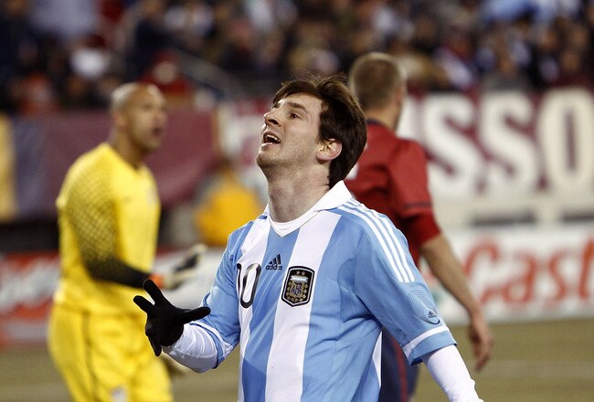 EAST RUTHERFORD, NJ - MARCH 26:  Lionel Messi #10 of Argentina reacts after a failed scoring attempt during the first half of a friendly match against the United States at New Meadowlands Stadium on March 26, 2011 in East Rutherford, New Jersey.  (Photo by Jeff Zelevansky/Getty Images)