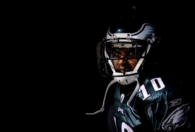 PHILADELPHIA, PA - NOVEMBER 07:  DeSean Jackson #10 of the Philadelphia Eagles enters the field through the tunnel before playing against the Chicago Bears at Lincoln Financial Field on November 7, 2011 in Philadelphia, Pennsylvania.  (Photo by Nick Laham/Getty Images)
