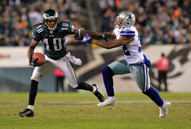 PHILADELPHIA, PA - OCTOBER 30:  DeSean Jackson #10 of the Philadelphia Eagles tries to stiff arm Orlando Scandrick #32 of the Dallas Cowboys at Lincoln Financial Field on October 30, 2011 in Philadelphia, Pennsylvania.  (Photo by Chris Trotman/Getty Images)