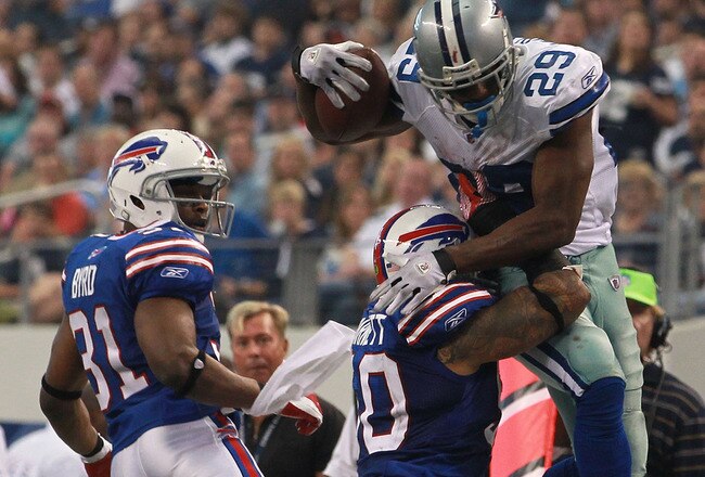 ARLINGTON, TX - NOVEMBER 13:  DeMarco Murray #29 of the Dallas Cowboys runs the ball against  Nick Barnett #50 of the Buffalo Bills at Cowboys Stadium on November 13, 2011 in Arlington, Texas.  (Photo by Ronald Martinez/Getty Images)