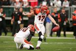 OAKLAND, CA - NOVEMBER 22:  Shayne Graham #17 of the Cincinnati Bengals kicks a field goal during their game against the Oakland Raiders at Oakland-Alameda County Coliseum on November 22, 2009 in Oakland, California.  (Photo by Ezra Shaw/Getty Images)