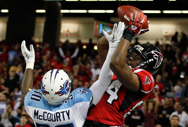 ATLANTA, GA - NOVEMBER 20:  Roddy White #84 of the Atlanta Falcons fails to pull in this touchdown reception inbounds against Jason McCourty #30 of the Tennessee Titans at Georgia Dome on November 20, 2011 in Atlanta, Georgia.  (Photo by Kevin C. Cox/Getty Images)