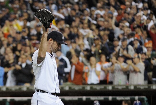 DETROIT, MI - OCTOBER 13:  Justin Verlander #35 of the Detroit Tigers waves to the crowd after being pulled in the eighth inning of Game Five of the American League Championship Series at Comerica Park on October 13, 2011 in Detroit, Michigan.  (Photo by Harry How/Getty Images)