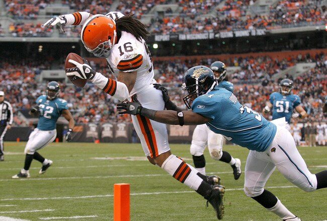 CLEVELAND, OH - NOVEMBER 20:  Wide receiver Joshua Cribbs #16 of the Cleveland Browns scores a touchdown in front of defensive back Ashton Youboty #31 of the Jacksonville Jaguars at Cleveland Browns Stadium on November 20, 2011 in Cleveland, Ohio.  (Photo by Matt Sullivan/Getty Images)