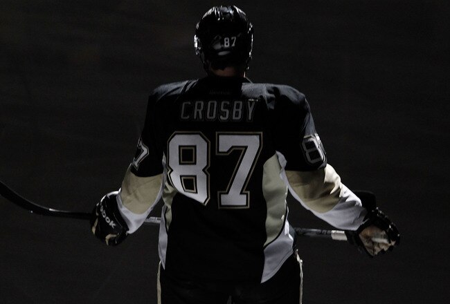 PITTSBURGH, PA - NOVEMBER 21:  Sidney Crosby #87 of the Pittsburgh Penguins takes the ice against the New York Islanders for the first time since sustaining a concussion on January 5 during the game on November 21, 2011 at CONSOL Energy Center in Pittsburgh, Pennsylvania.  (Photo by Jared Wickerham/Getty Images)