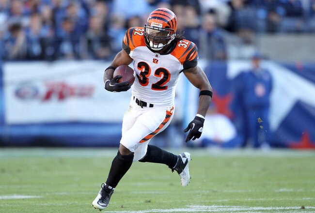 NASHVILLE, TN - NOVEMBER 06:  Cedric Benson #32  of the Cincinnati Bengals runs with the ball during the NFL game against the Tennessee Titans at LP Field on November 6, 2011 in Nashville, Tennessee.  The Bengals won 24-17.  (Photo by Andy Lyons/Getty Images)
