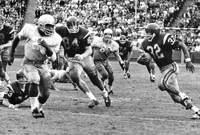 Ojsimpsonrunagainstucla1967_crop_650x440